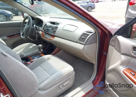 2004 Toyota Camry Le/Xle/Se из США, поврежденный, VIN 4T1BE30KX4U304962